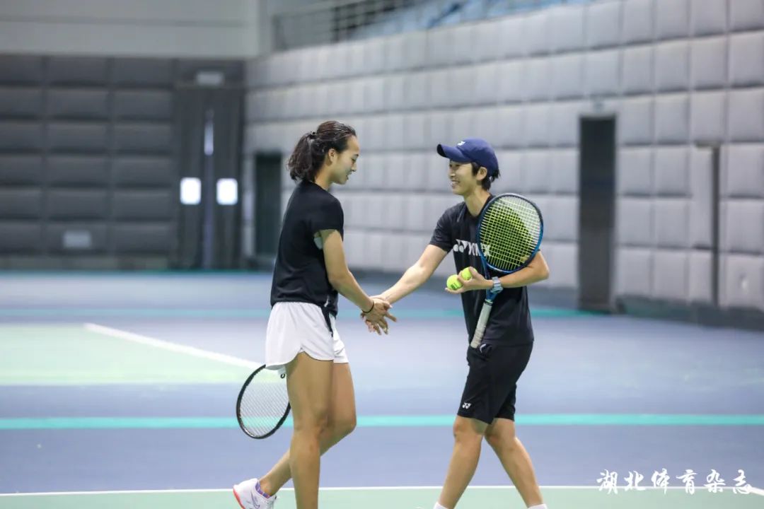 图纵深对执 图纵深对执